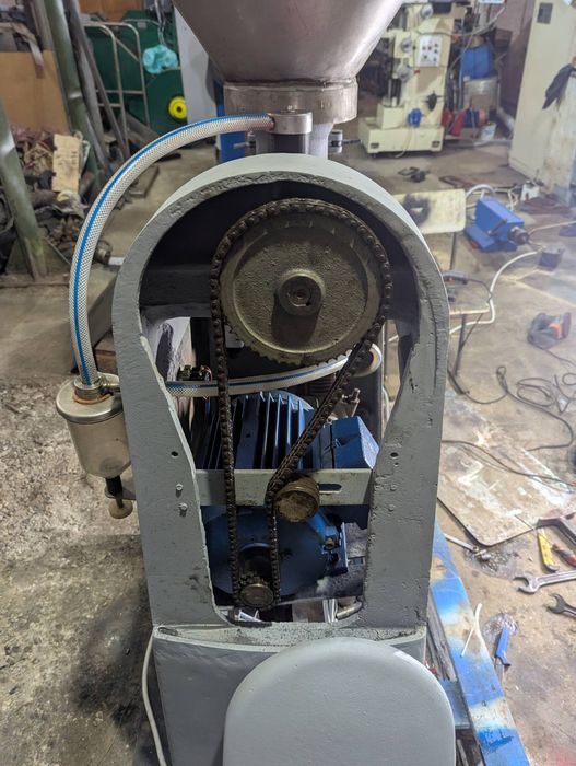 Шприц Идеал-У159.вакуумный,двухшнековый,колбасное,мясное.