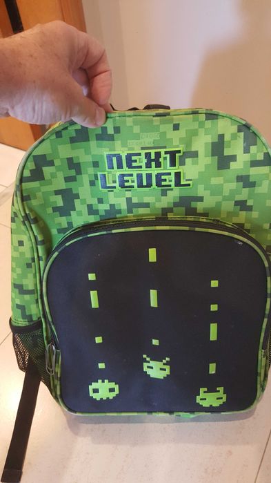 Mochila crianca como nova muito espaco