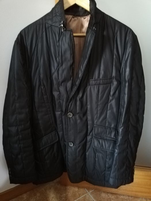 Casaco castanho under blue