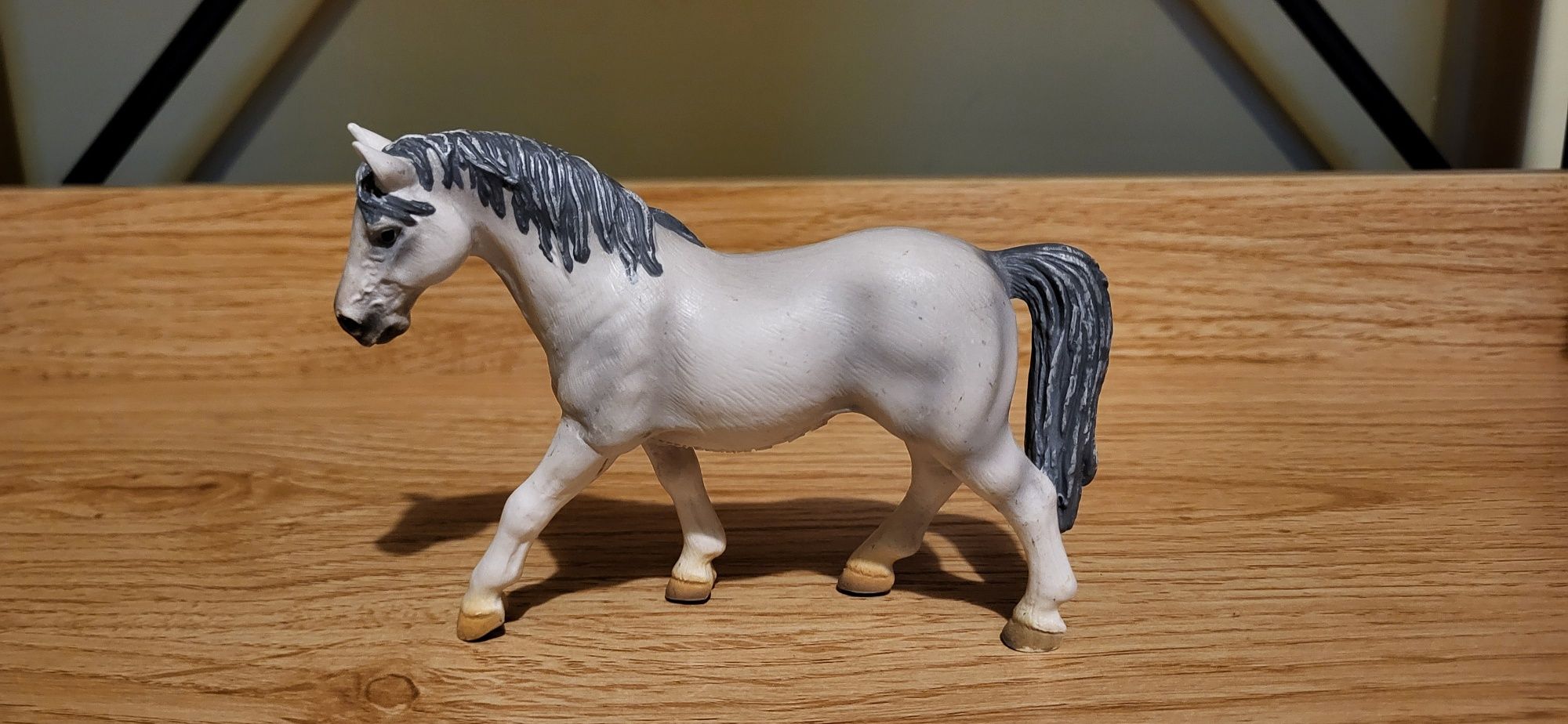 Schleich koń lipicański klacz figurka model wycofany z 2001 r.
