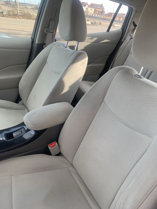 Продам nissan leaf