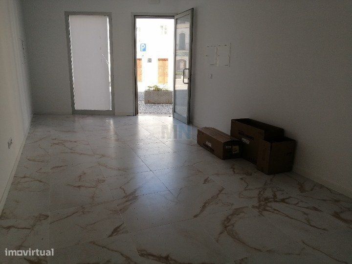 Loja no centro de Cernache