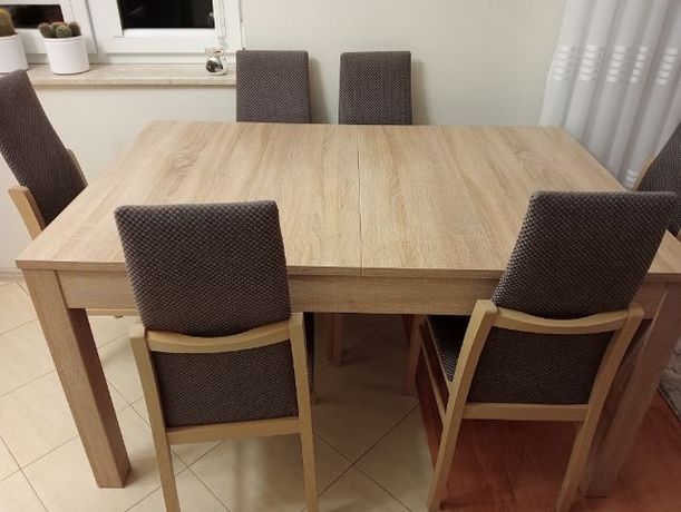 Sprzedam stół z 6 krzesłami w idealnym stanie.
