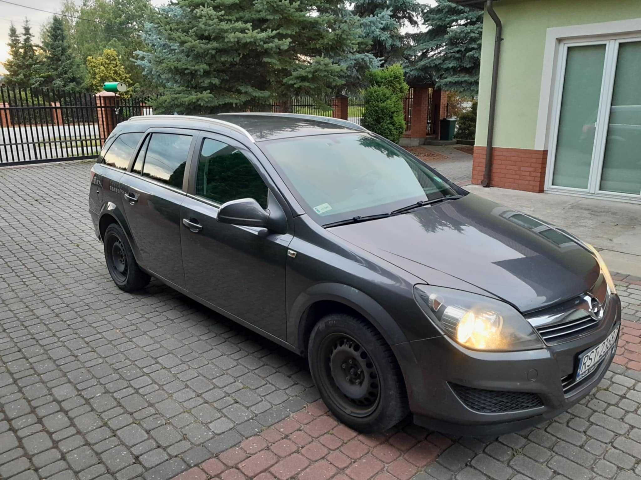Opel Astra H 2011 1.6 PB/LPG