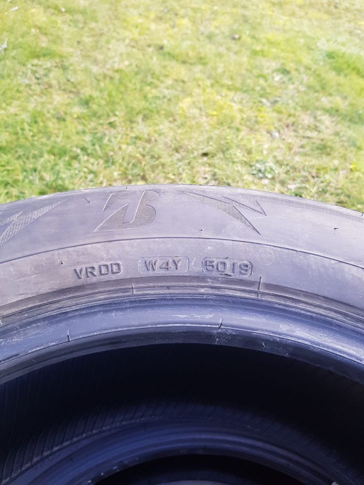 Sprzedam komplet opon zimowych BRIDGESTONE 235/60/R17