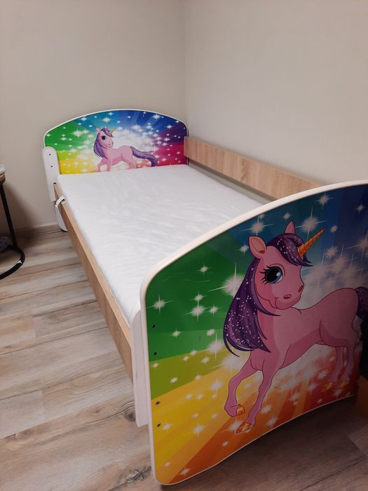 Łóżko dziecięce z materacem