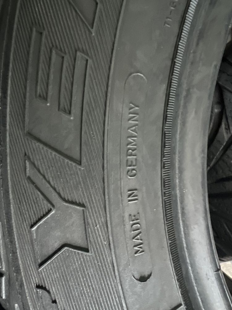 195/65/15 R15 Goodyear Ultra Grip 6 2шт зима