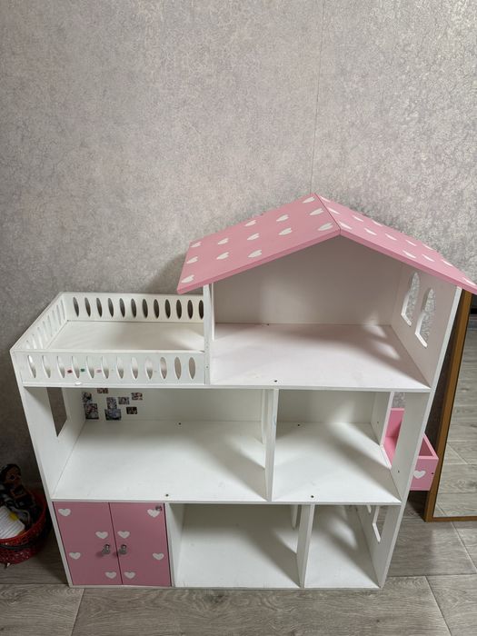 Дерев’яник кукольний домік