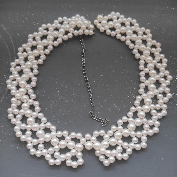 Kołnierz z perełek