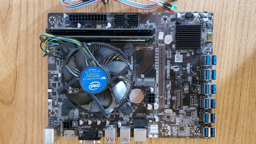 Комплект для майнингу материнська плата BTC B250C +  i3 7100