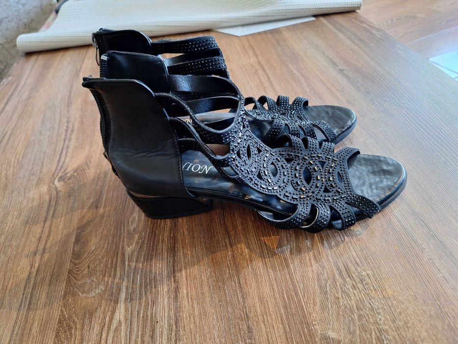 Sandały czarne typu rzymianki rozm. 39-40 NOWE!!!