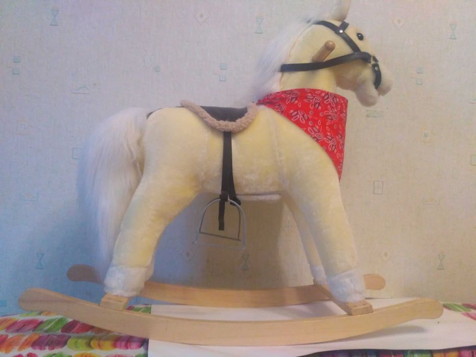 Конячка-гойдалка, музична.  Лошадка- качалка, музыкальная,
