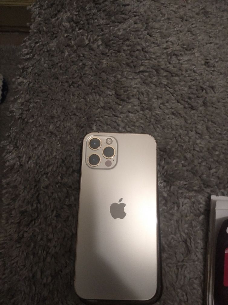 Продам на разблок,или на детали Iphone 12 Pro Gold 512Gb.