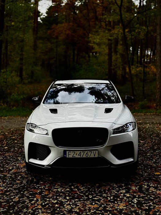 Jaguar F-Pace SVR 5.0 V8 - Salon Polska