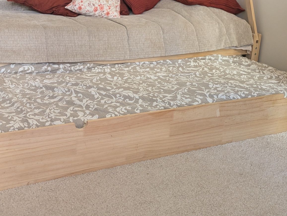Cama Montessori com gavetão