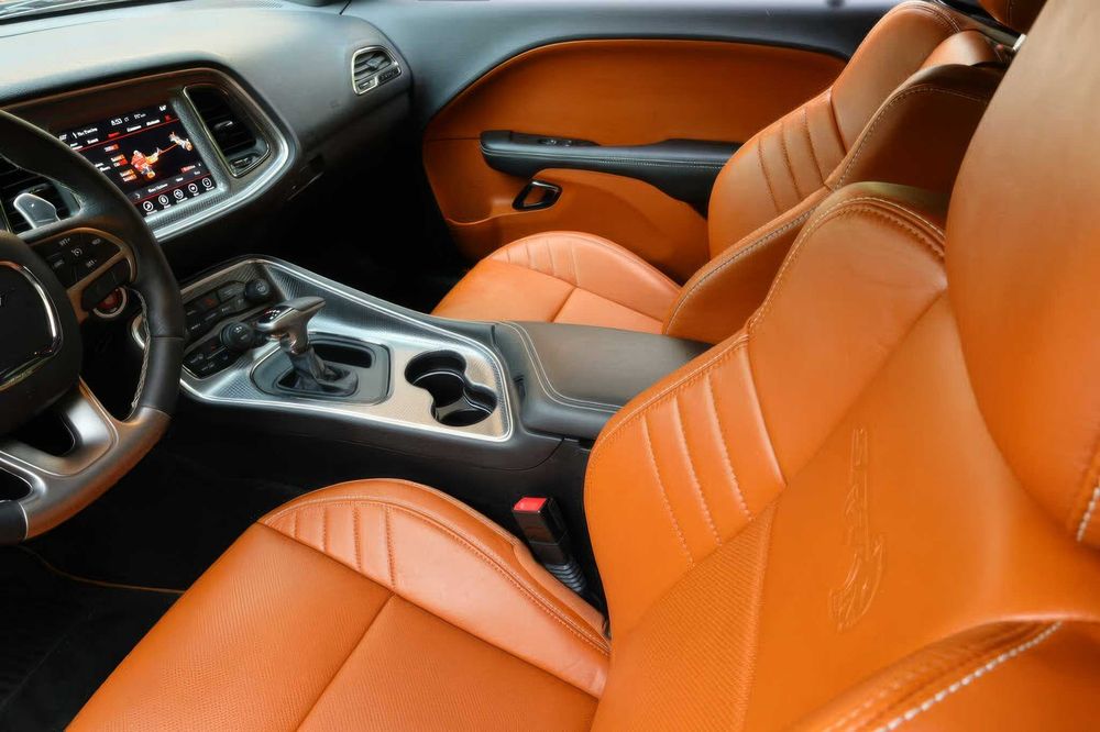 Dodge Challenger SRT Hellcat      2017