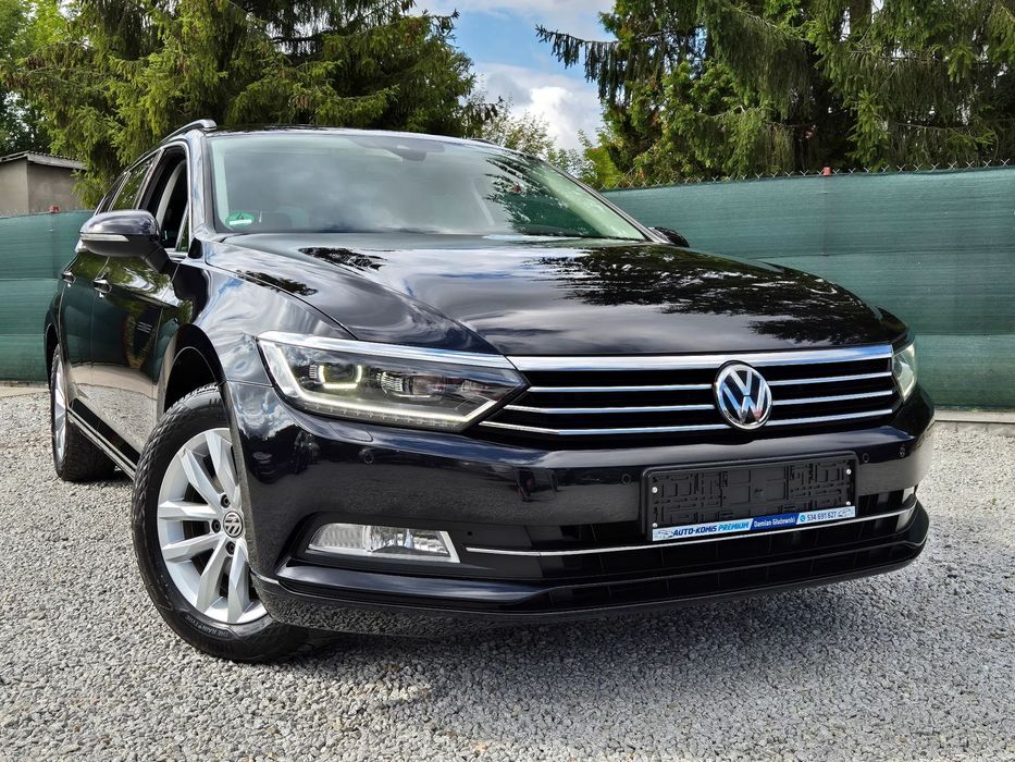 Volkswagen Passat IQ System Bi Xenon Ledy 2019 Rok DSG ACC Line Asist BEZWYPADKOWY