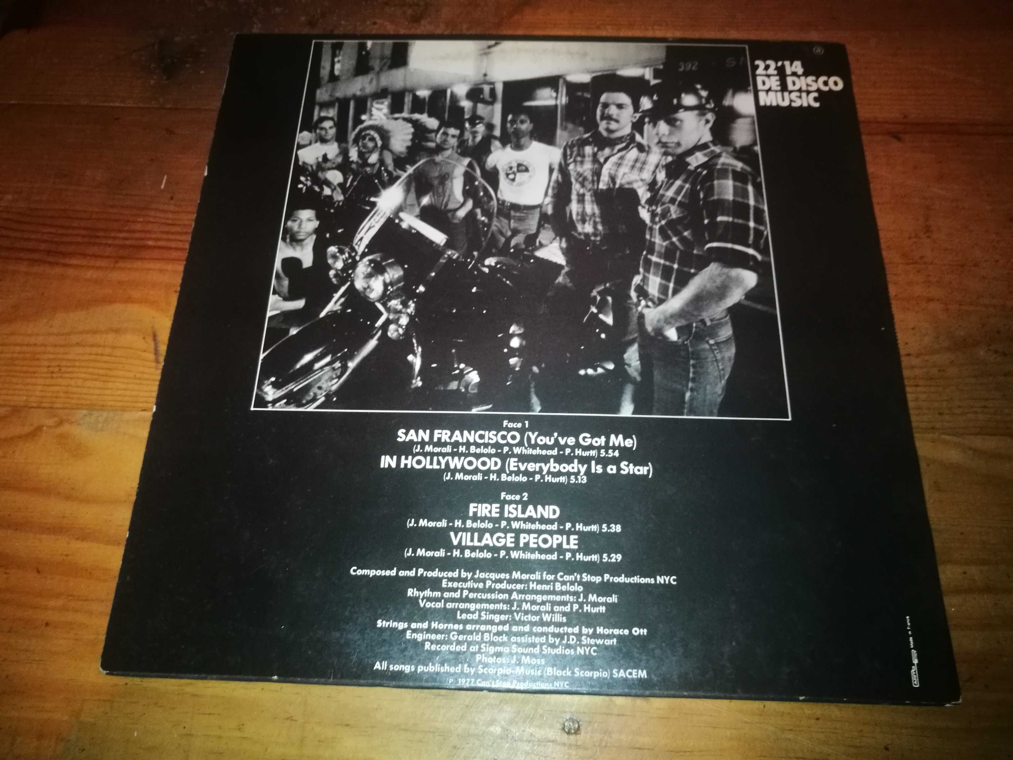 1 Lp e 1 maxi dos VILLAGE PEOPLE  (preço diferente)