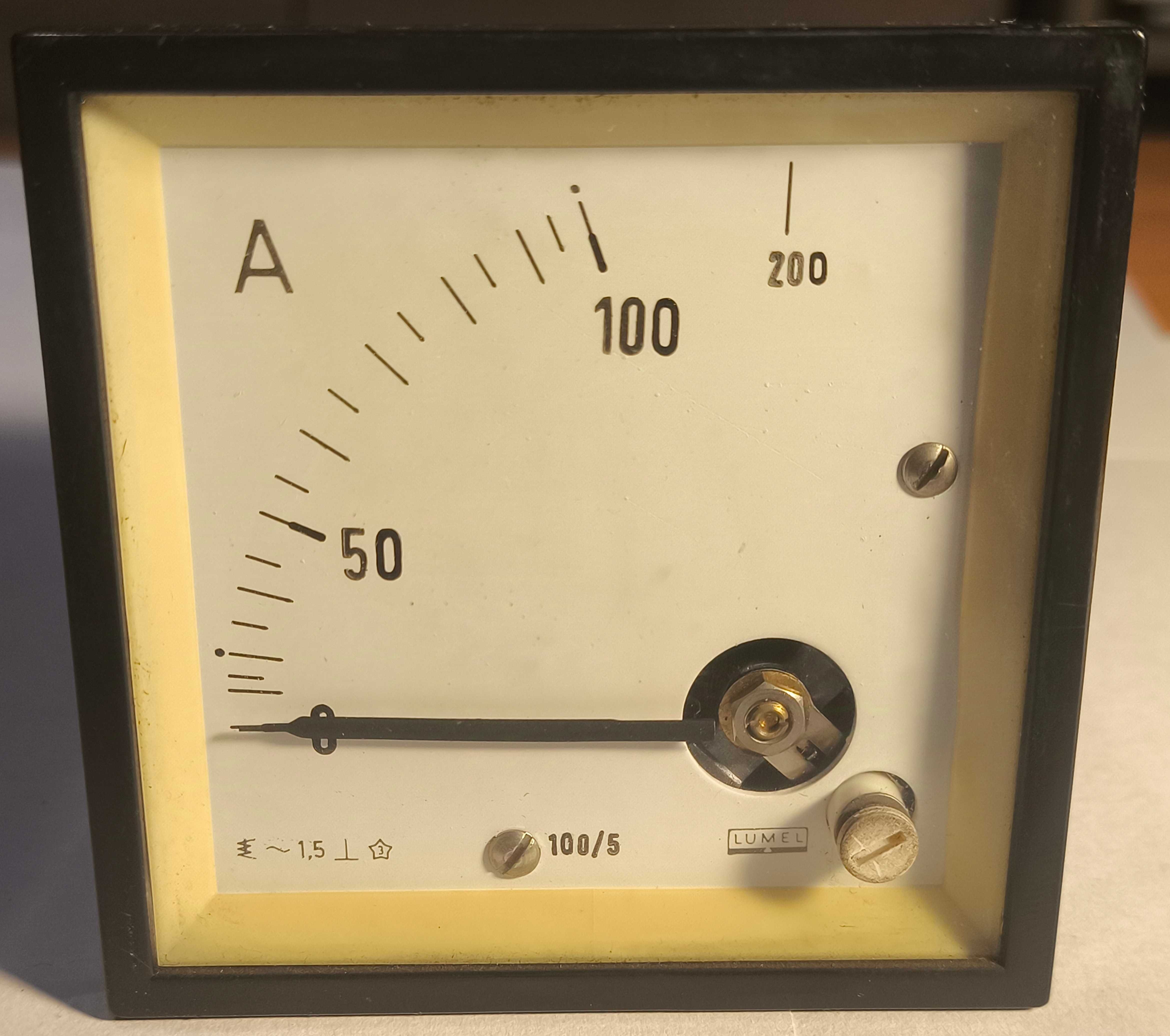 Miernik lumel tablicowy 5/50A 5/100A 5/200A 5/600A zatrzaski montażowe