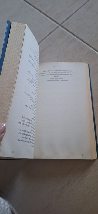 Livros Colleen Hoover