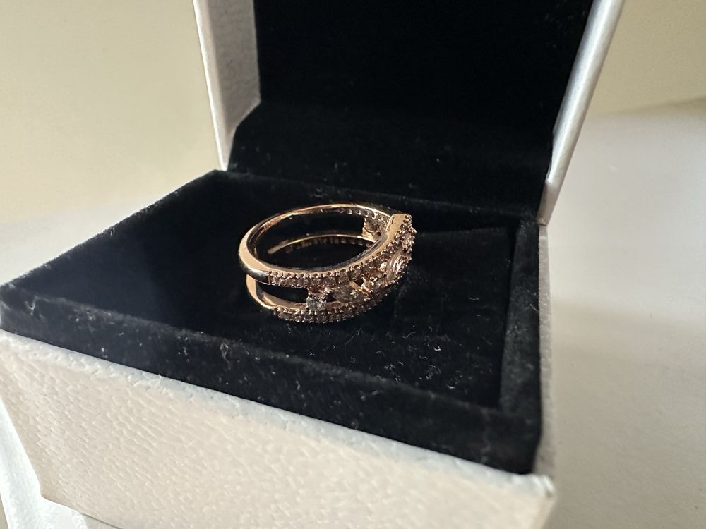 Anel Pandora Sparkling Marquise Double Wishbone