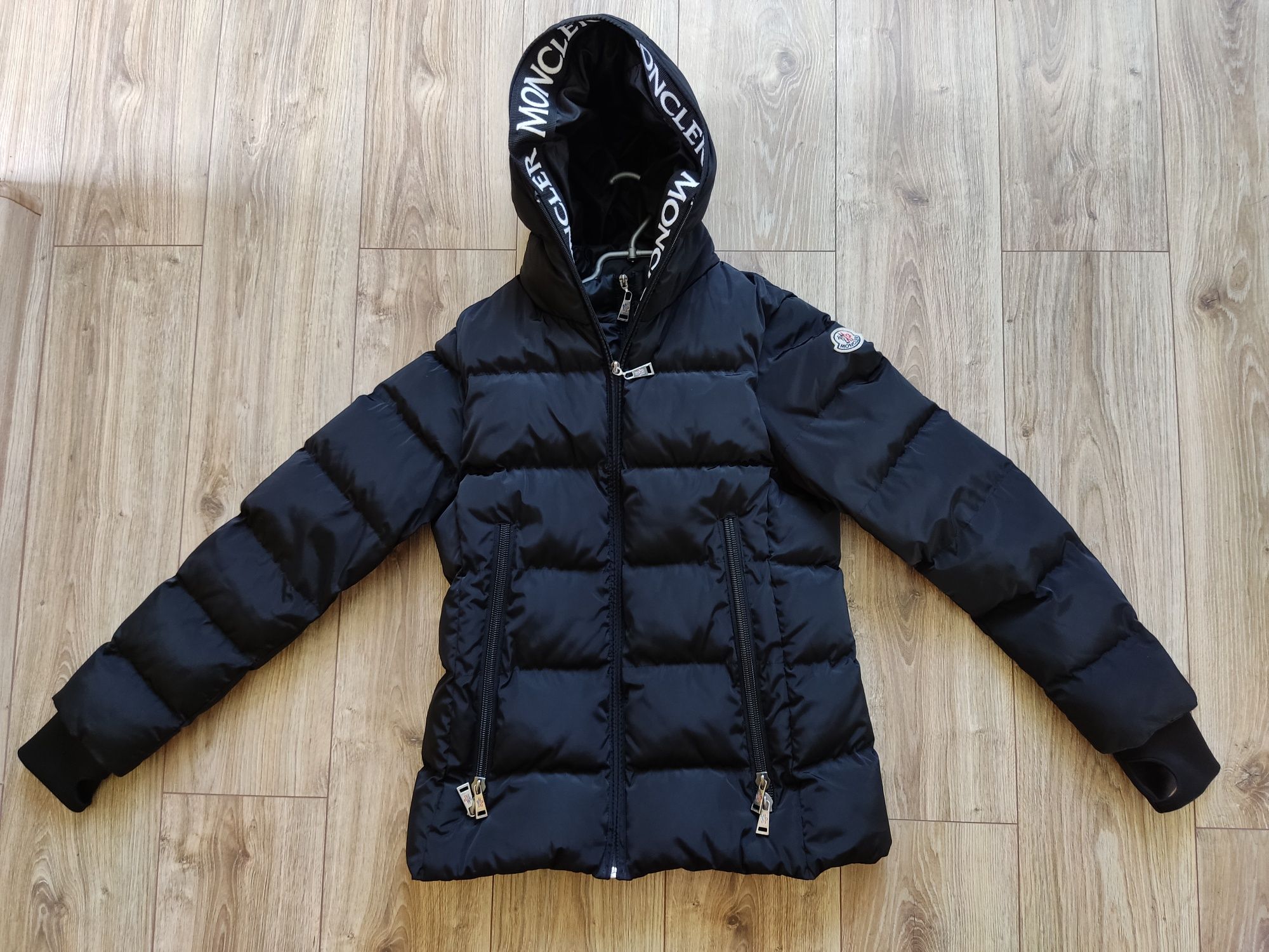 Теплий пуховик Moncler