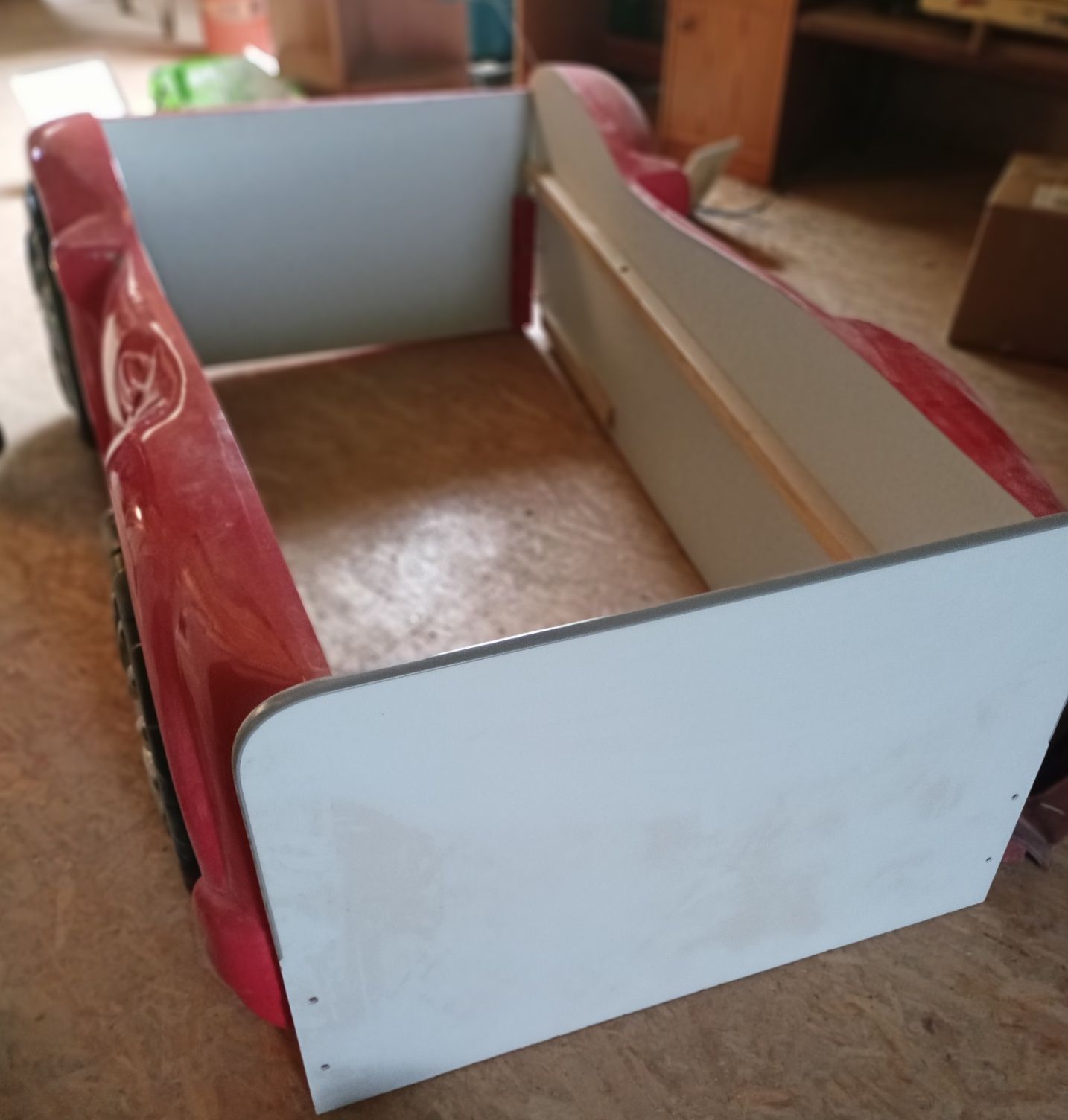 Łóżko 3D w kształcie samochodu