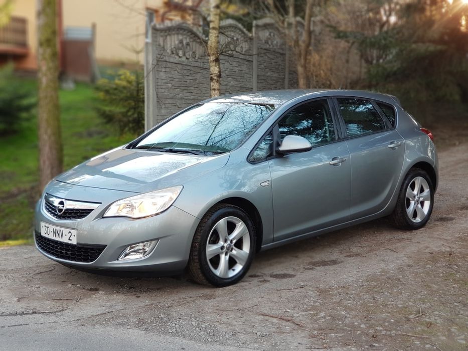 OPEL ASTRA J 1.4 100KM Benzyna 2010r Alu 17 HB 5D