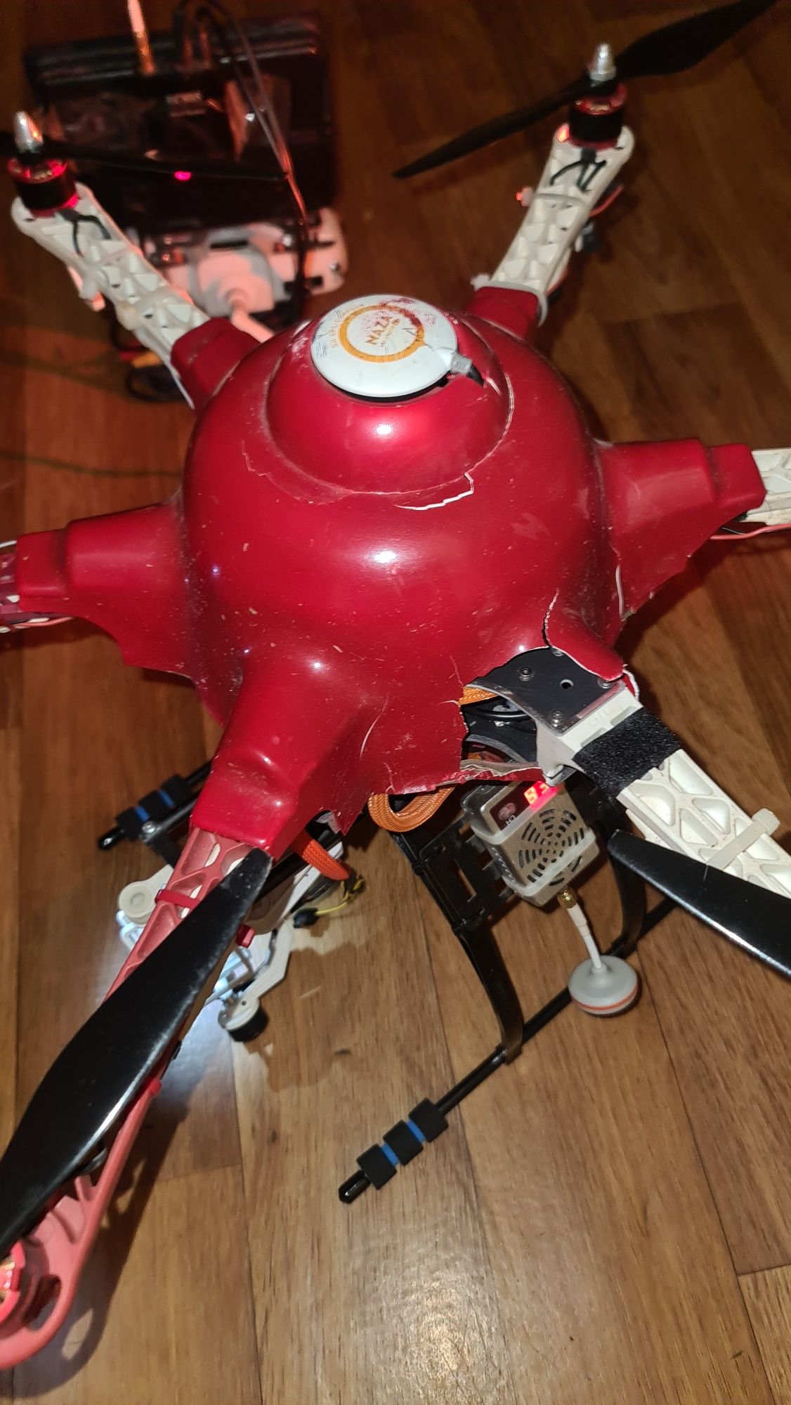 Dron dji f550       .