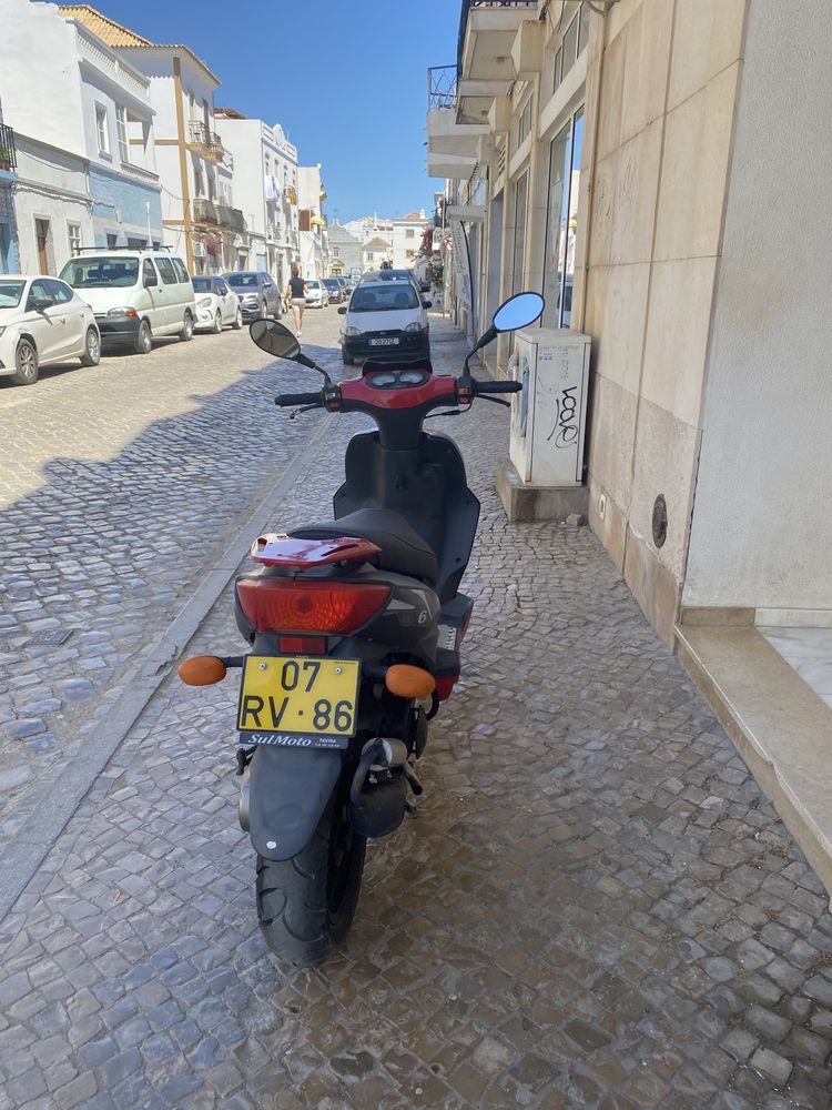 Vendo mota Keeway RY6 em excelente estado