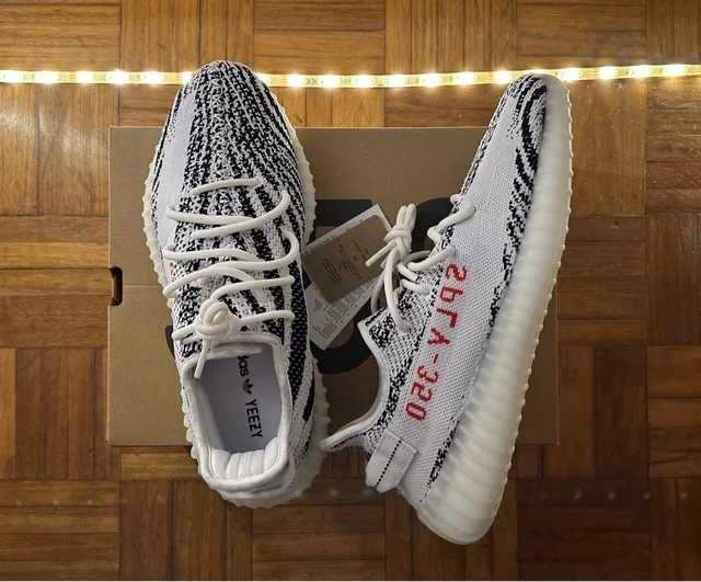 Buty adidasYeezy 350 V2 Zebra sportowe rozmiar.43