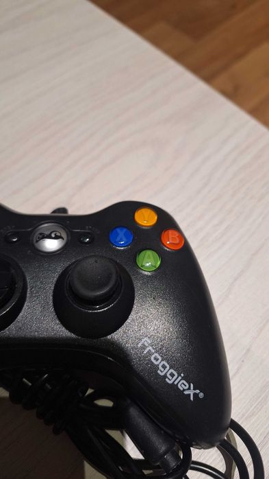 Pad przewodowy do xbox 360 pc czarny frogex sprawny!!!
