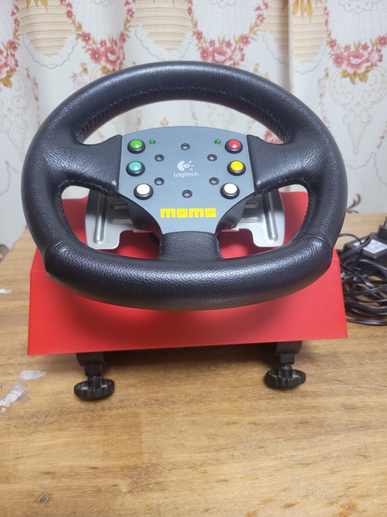 Logitech MOMO Recing