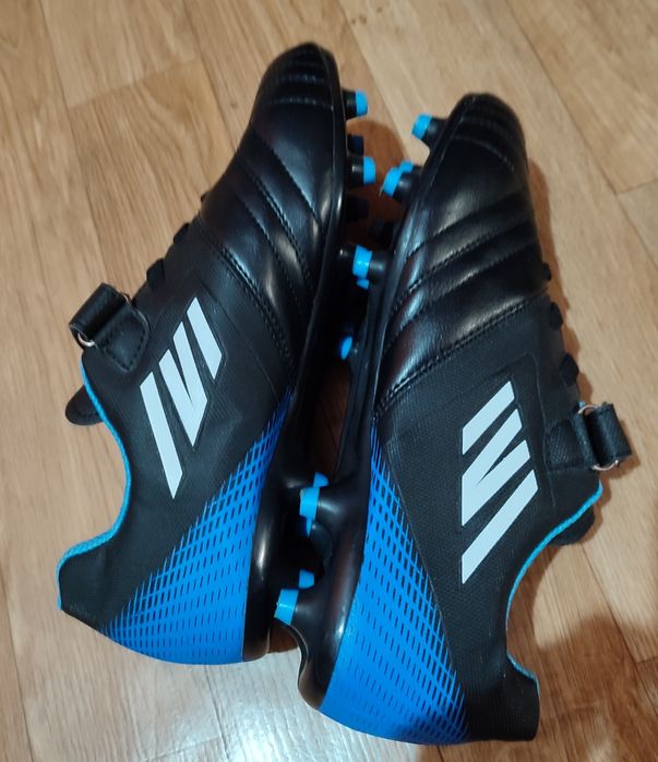 Футбольні бутси сороконіжки у відмінному стані