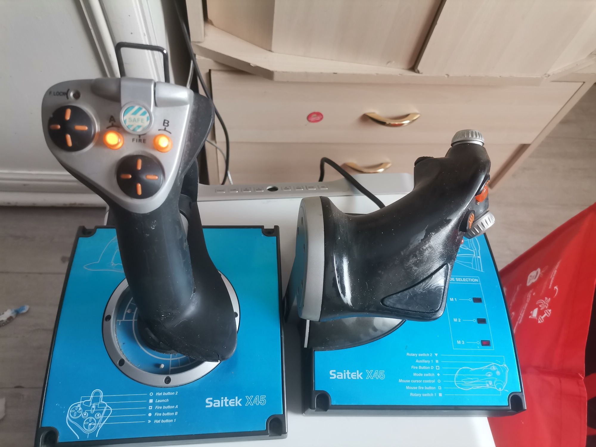 Saitek x45 joystick wolant przepustnica wysłka