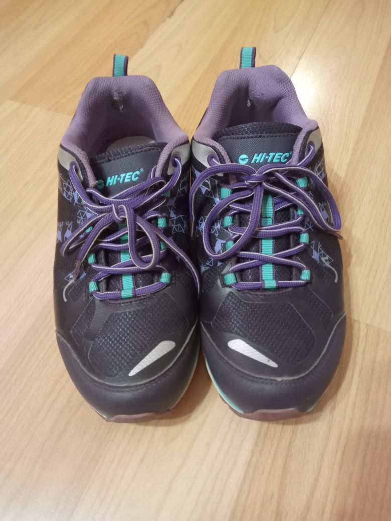Sprzedam buty sportowe damskie