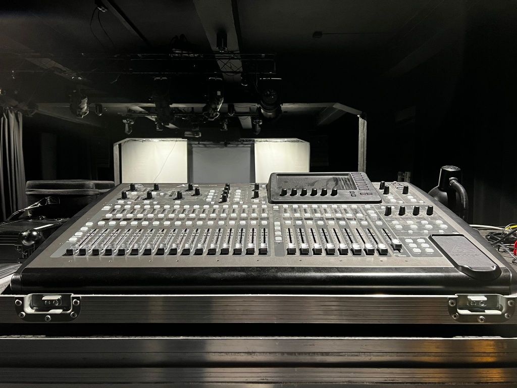 Behringer x32 + case + osłona