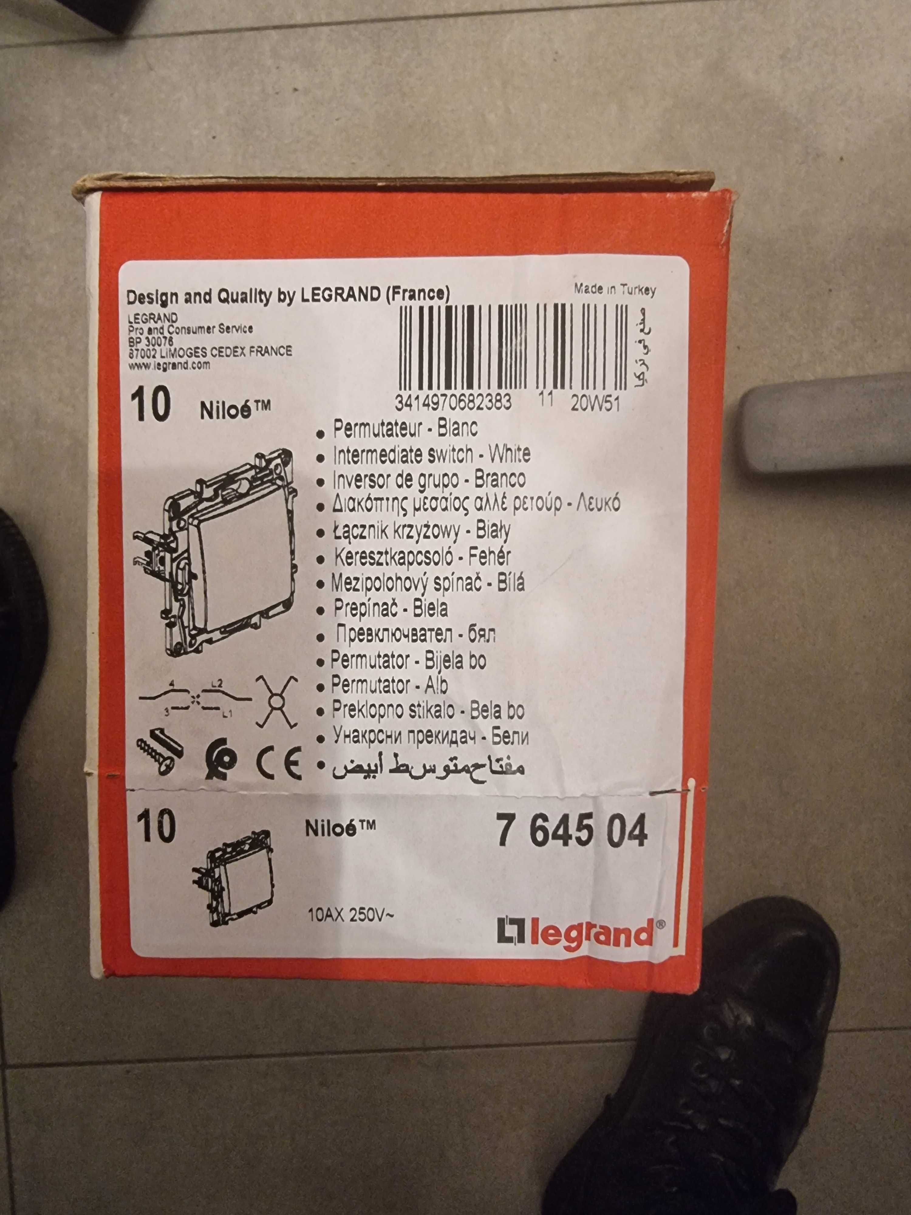 Legrand NILOE Łącznik krzyżowy pojedynczy do ramki biały 764504