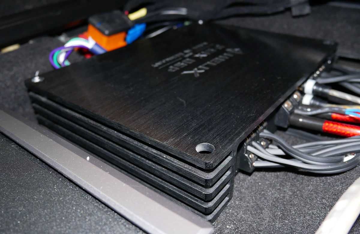 Wzmacniacz z procesorem HELIX P-SIX DSP MK2