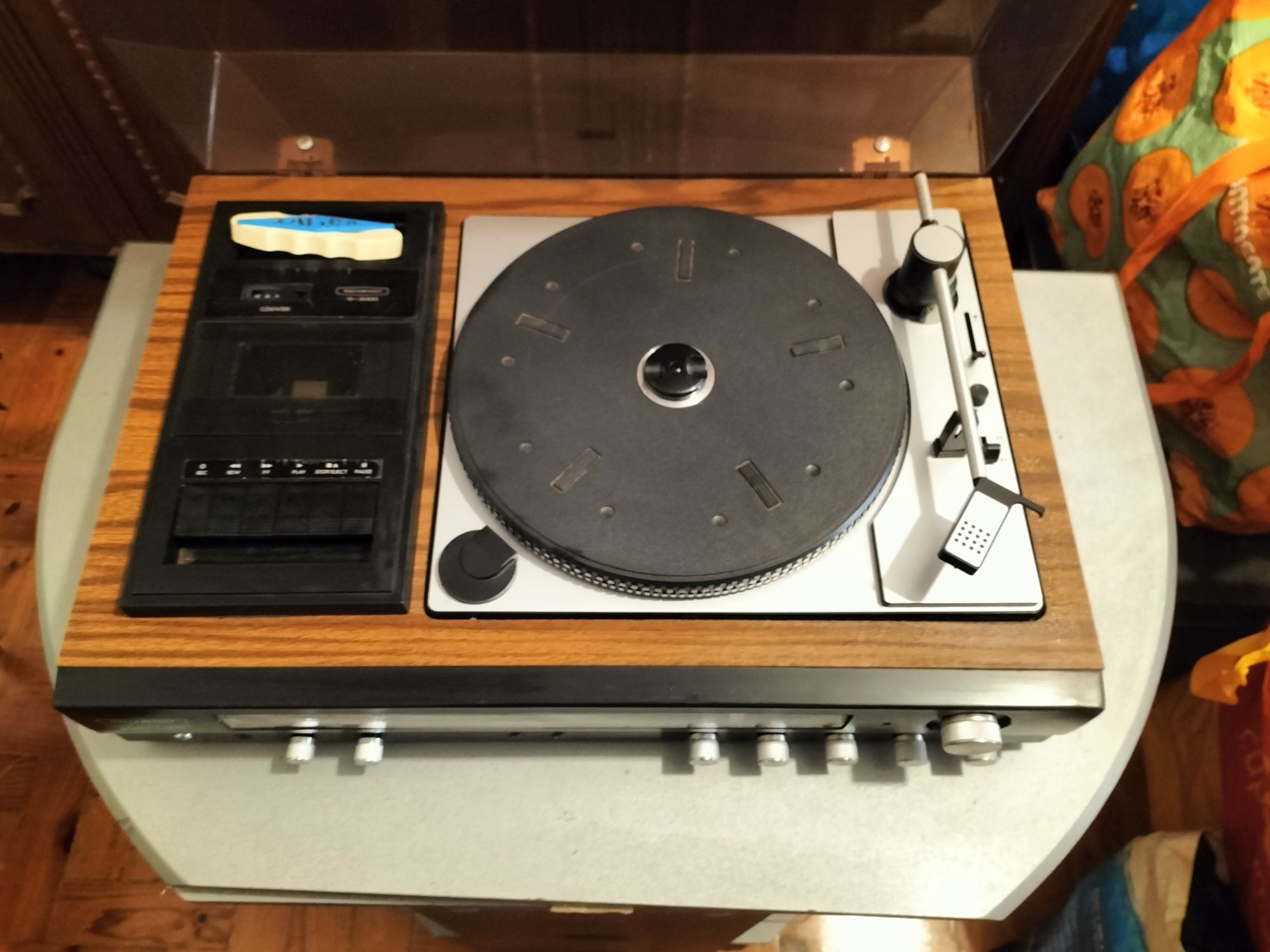 Aparelhagem vintage Gira discos - Radio - Gravador