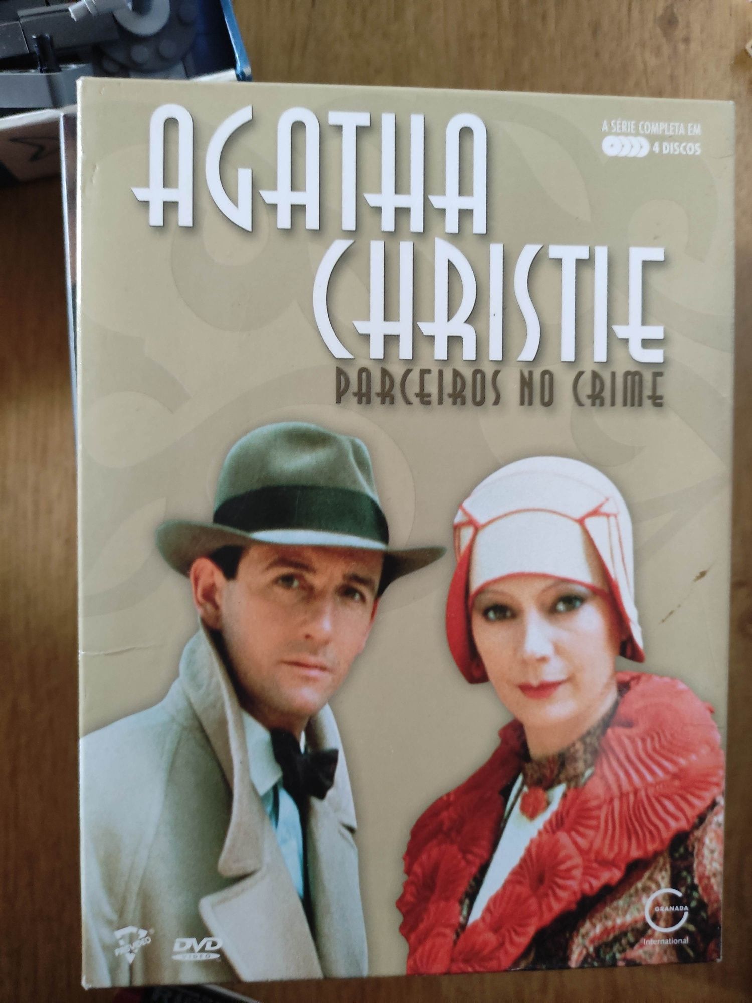 DVD's para venda e séries e filmes poirot