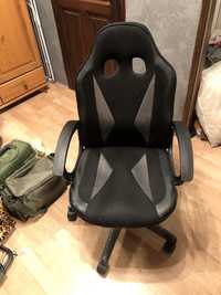Krzesło gamingowe czarne Jysk