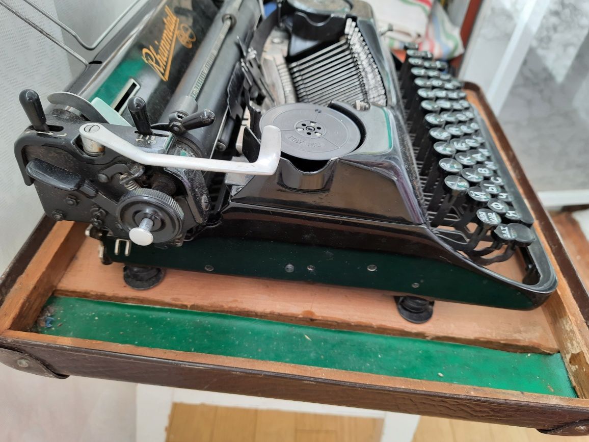 Печатная механическая машинка Rheinmetall