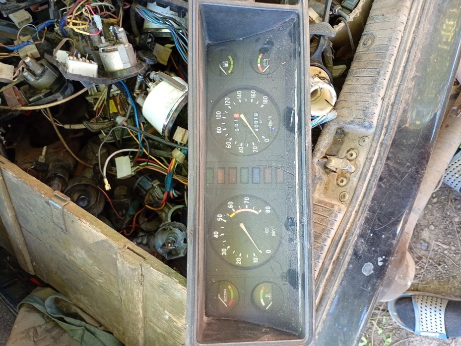 Панель приладів приборка ВАЗ 2110-2115