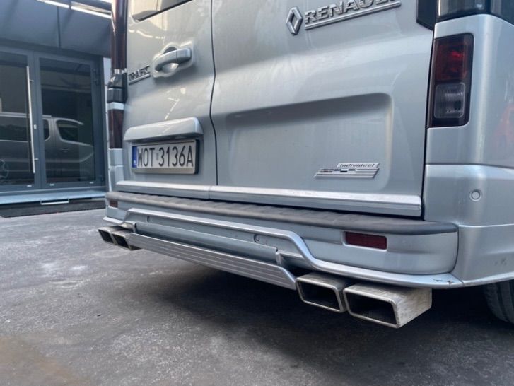 Buzzer PODWÓJNA KOŃCÓWKA WYDECHU RURY WYDECHOWEJ PROSTOKĄTNA 2 x PODWÓJNE KOŃCÓWKI  WYDECHU  PROSTOKĄTNE FIRMY BUZZER prostokąt długa długie z kwasówki blachy nierdzewnej Kwasówka blacha nierdzewna bus do busa Renault Trafic Mercedes vito Volkswagen vw t5