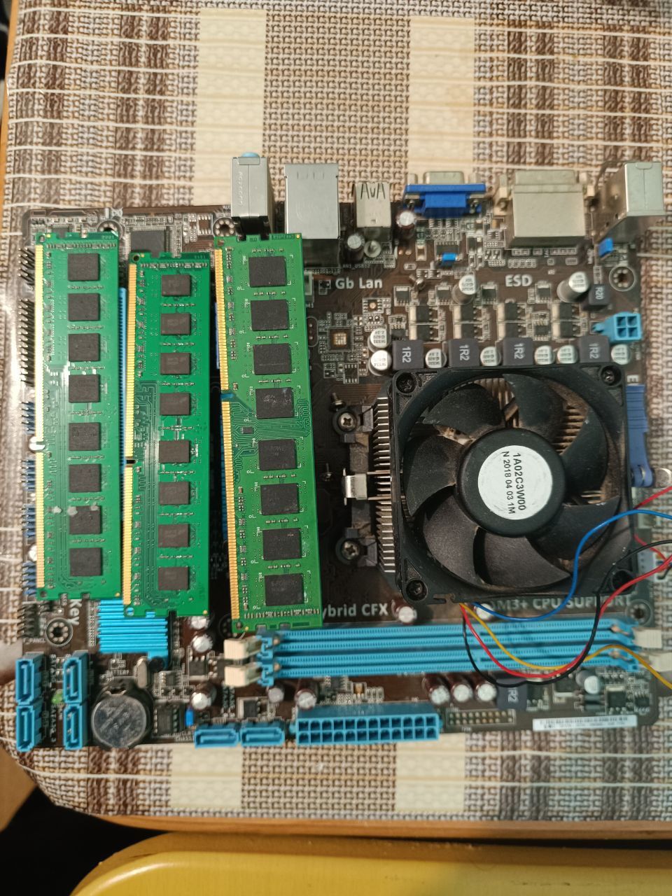 ПAMD fx-8300, ddr3 8gbx3

Материнская плата ASUS M5A78L

Материнская п