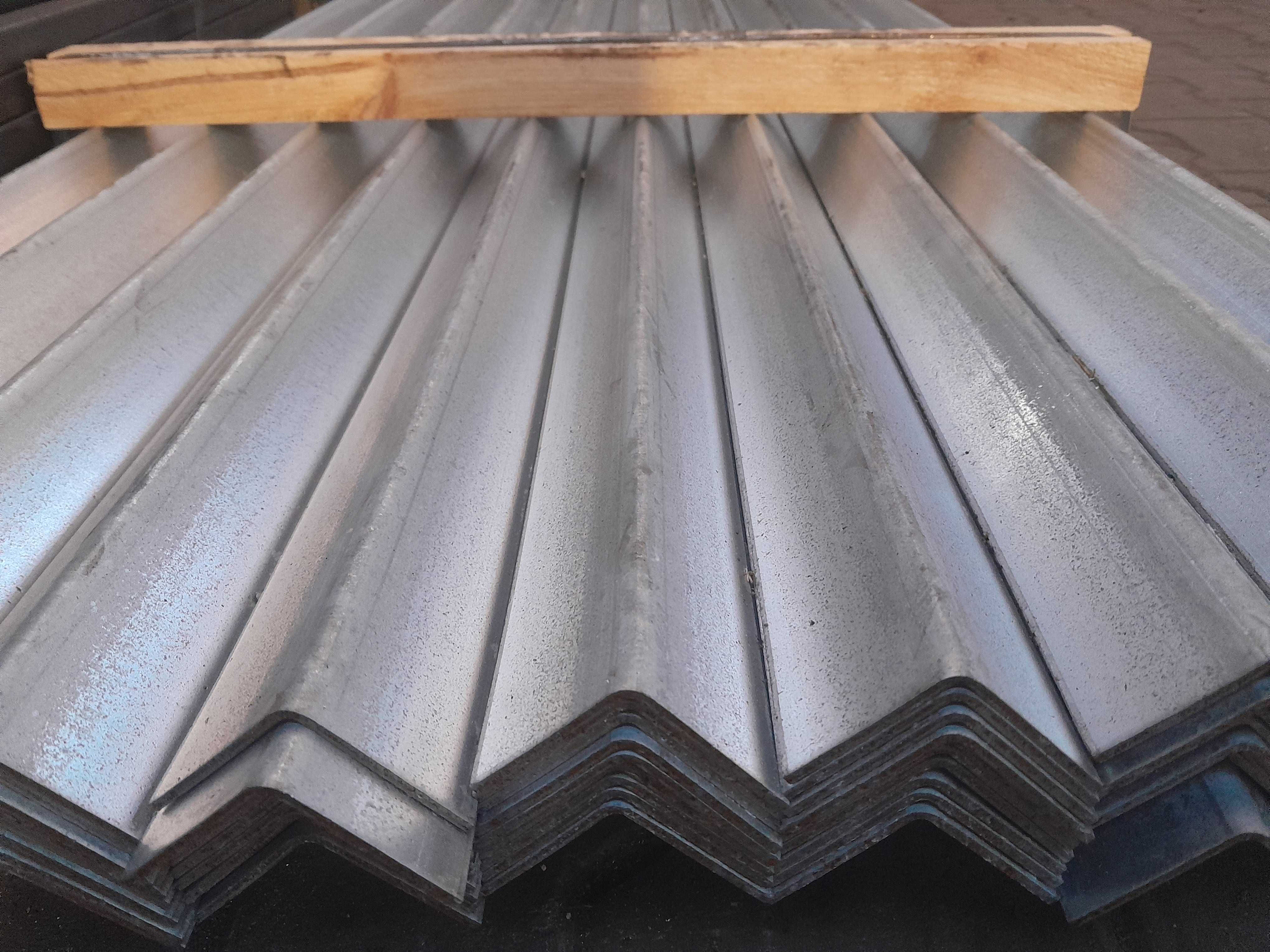Kątownik z/g 30x30x2 s235 stalowy stal kątowniki 30 2 ocynk