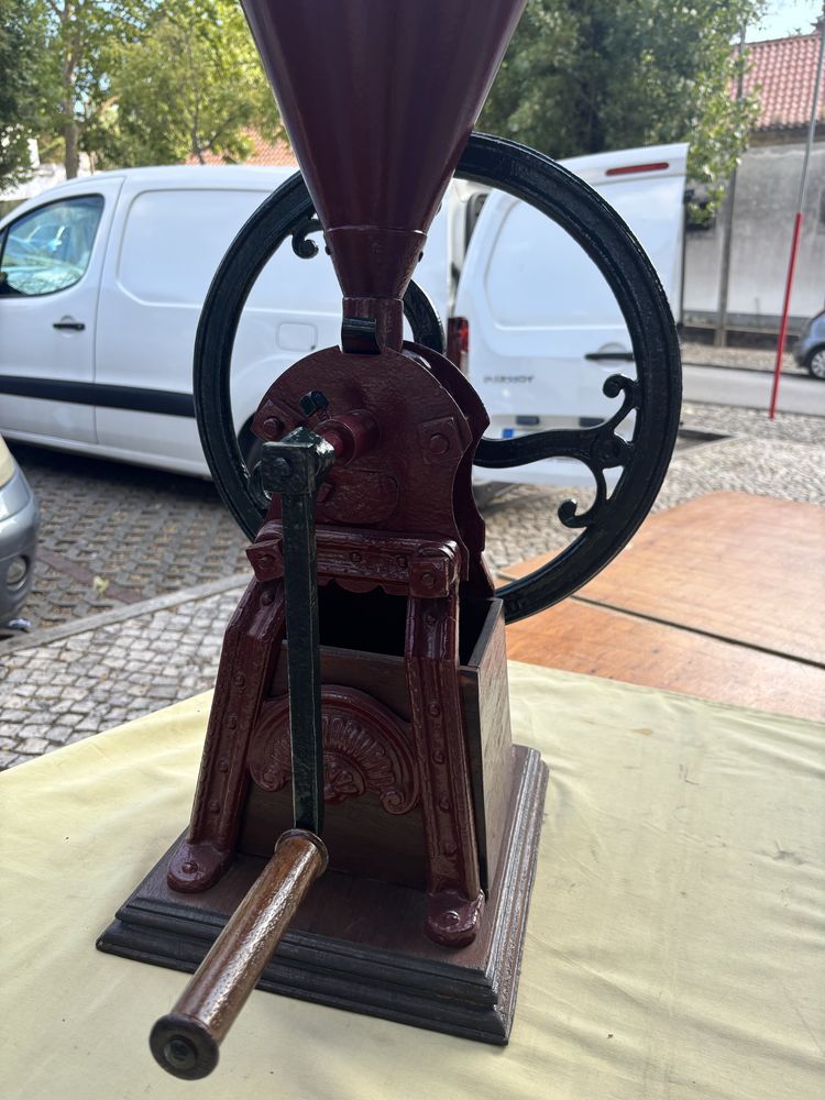 Moinho de café antigo