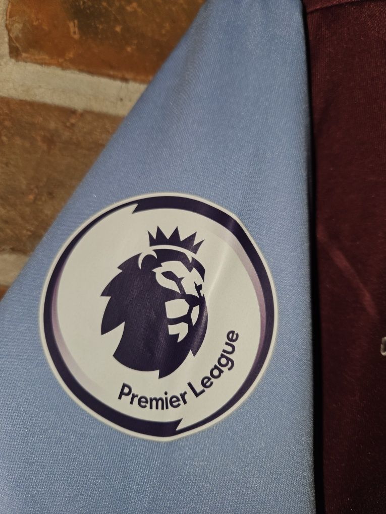 Aston Villa home jersey 22/23 size L PL badge PL name Coutinho 23