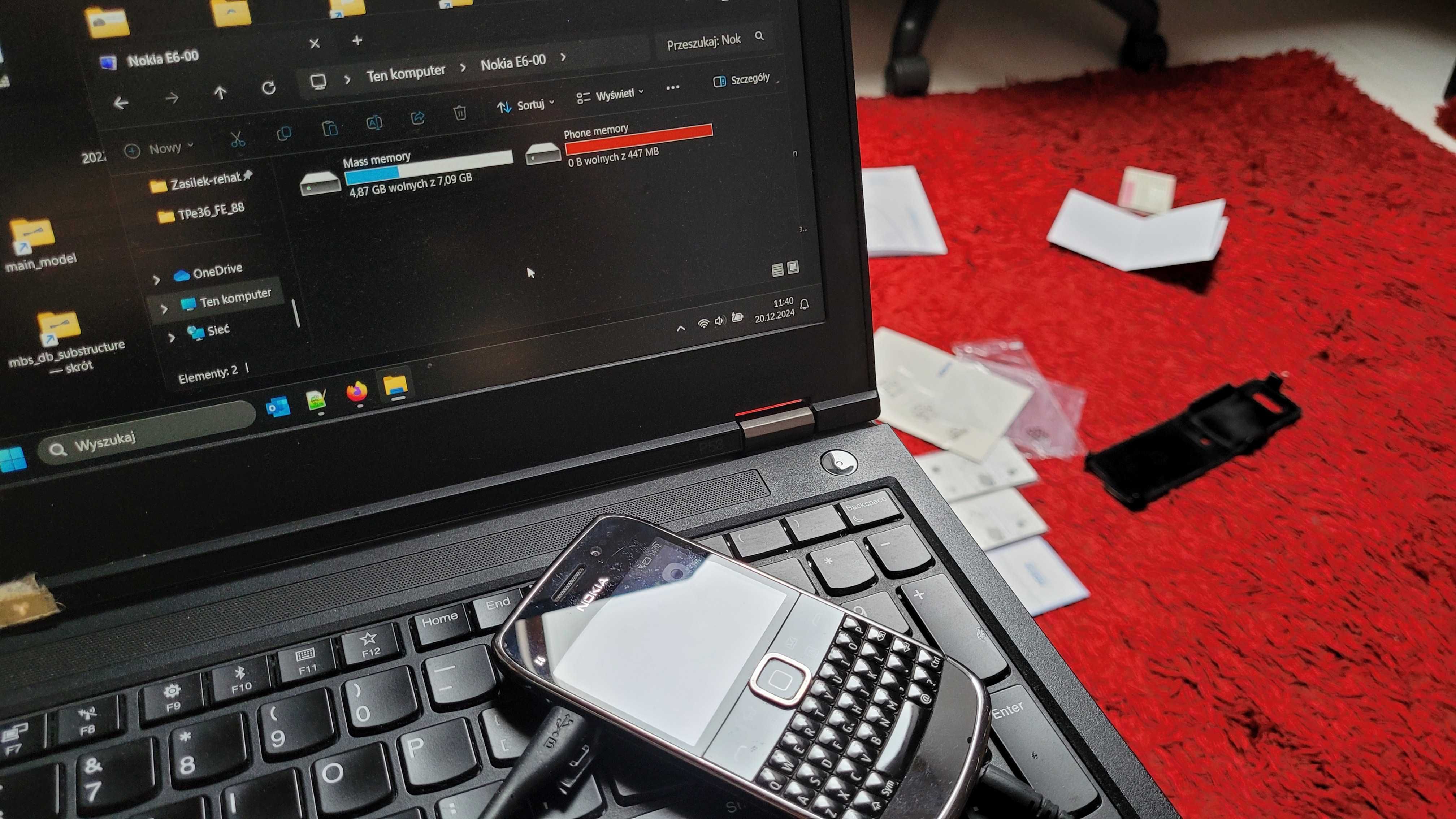 Nokia e6-00 telefon biznesowy z klawiaturą QWERTY